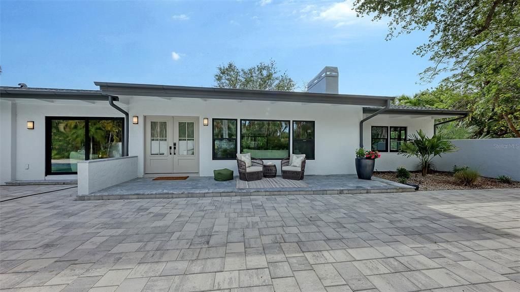 For Sale: $2,350,000 (4 beds, 4 baths, 2977 Square Feet)