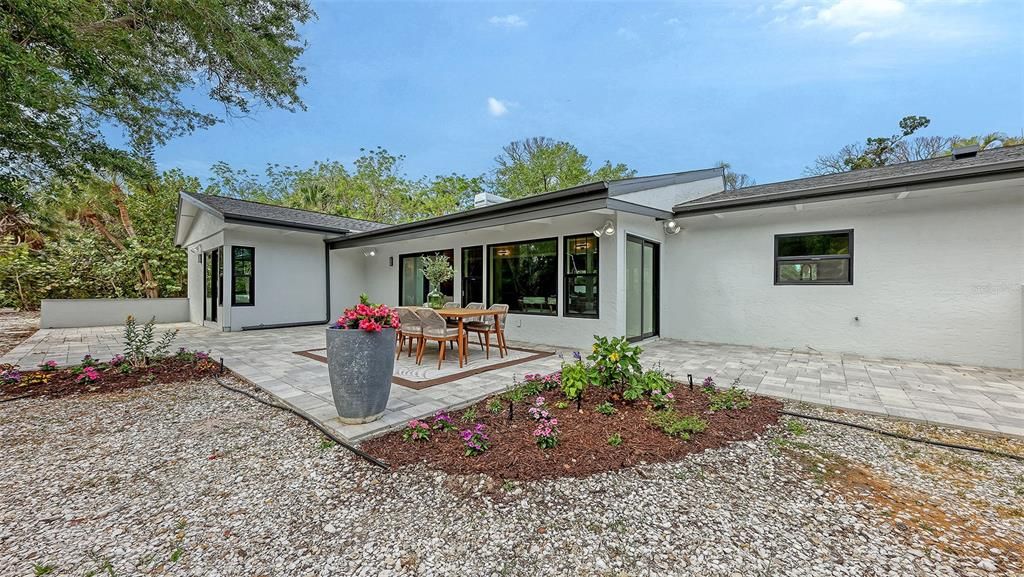 For Sale: $2,350,000 (4 beds, 4 baths, 2977 Square Feet)