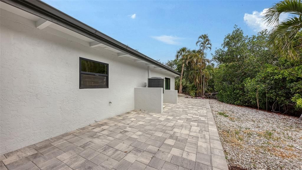 For Sale: $2,350,000 (4 beds, 4 baths, 2977 Square Feet)