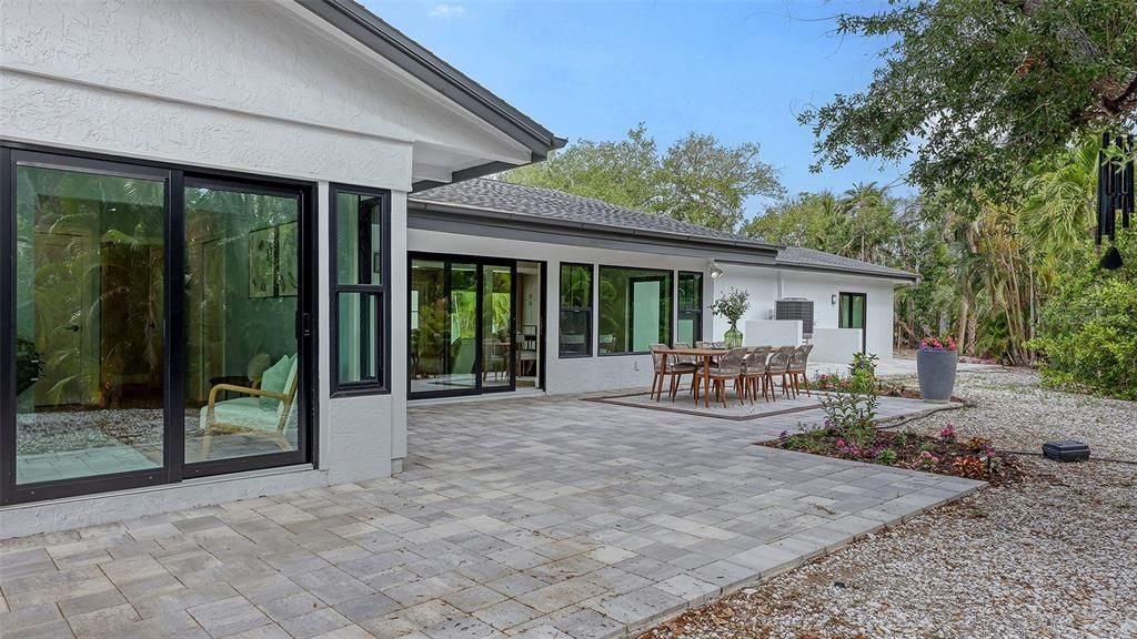 For Sale: $2,350,000 (4 beds, 4 baths, 2977 Square Feet)