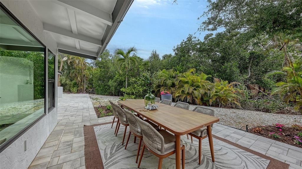 For Sale: $2,350,000 (4 beds, 4 baths, 2977 Square Feet)
