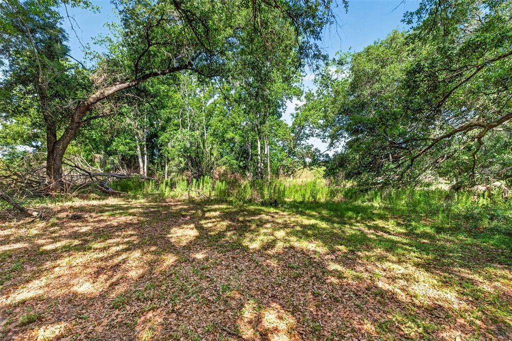 На продажу: $104,900 (0.87 acres)