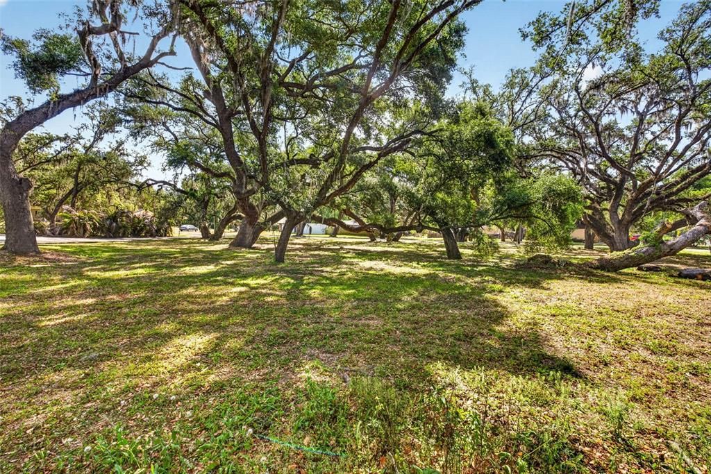 На продажу: $104,900 (0.87 acres)