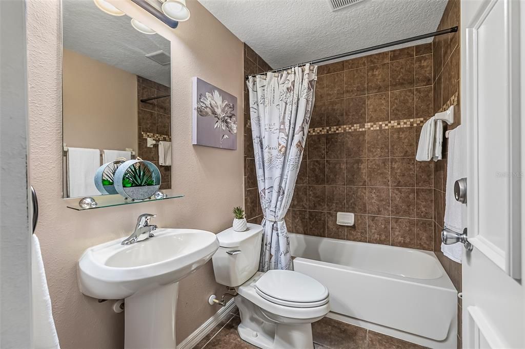 Active With Contract: $252,900 (3 beds, 2 baths, 1204 Square Feet)