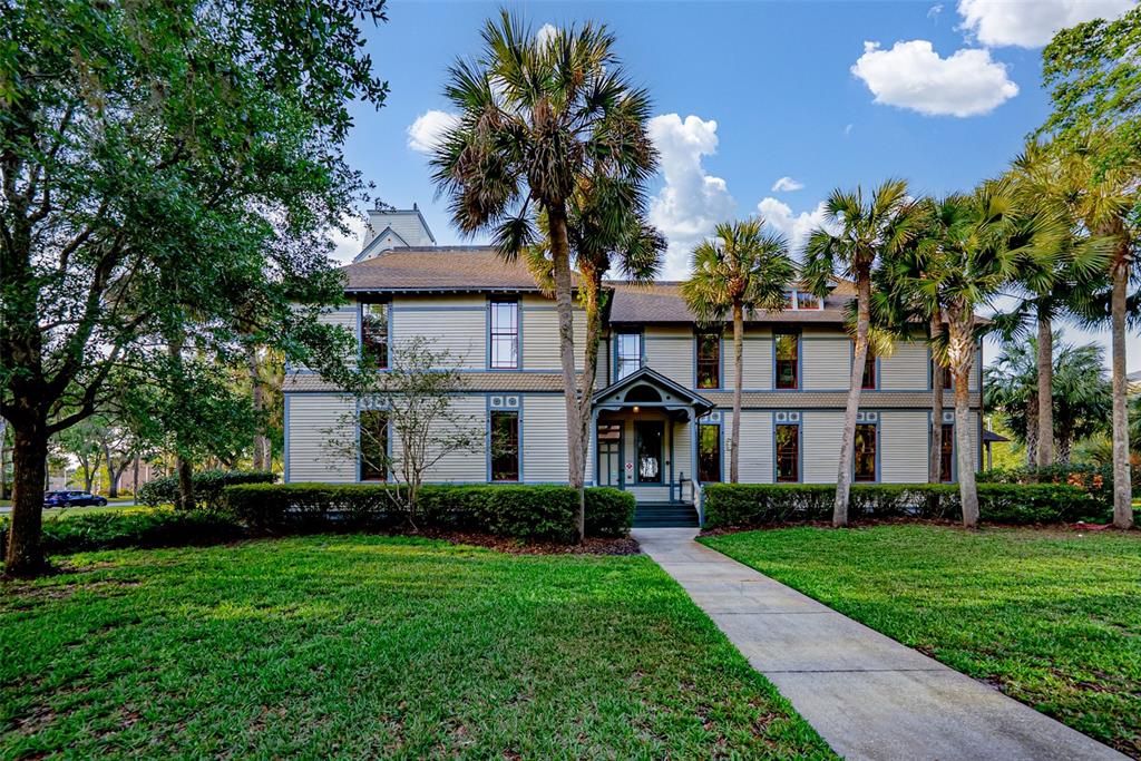 Active With Contract: $252,900 (3 beds, 2 baths, 1204 Square Feet)