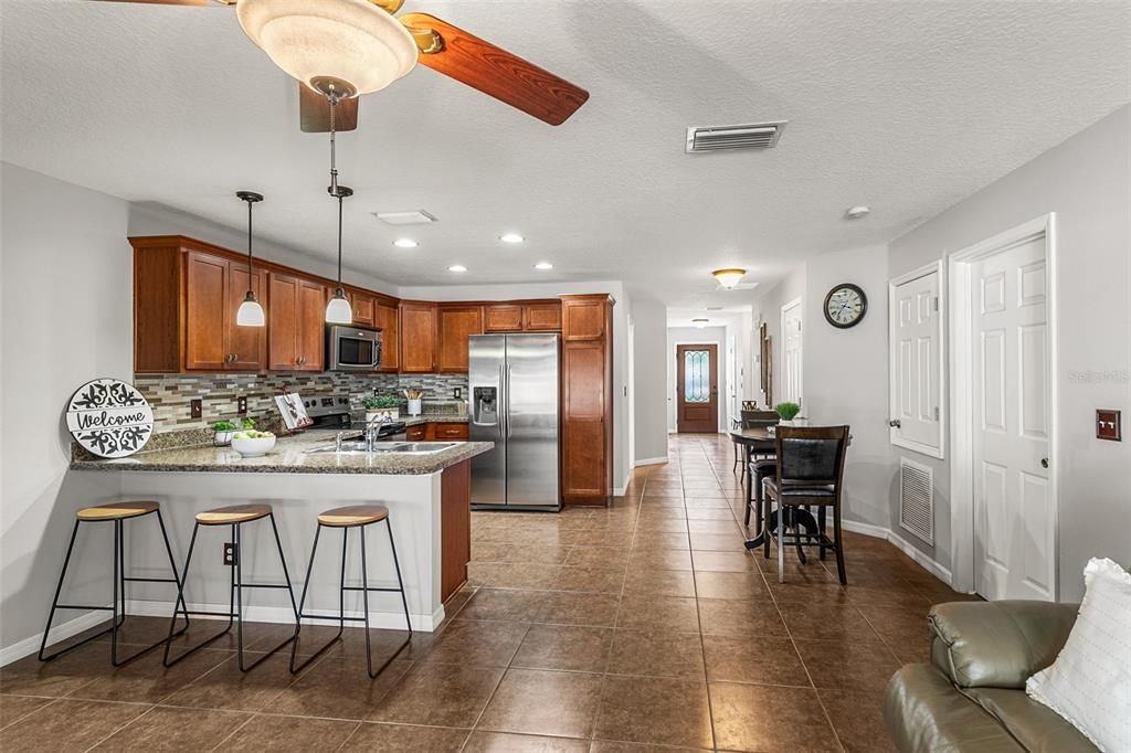 Active With Contract: $252,900 (3 beds, 2 baths, 1204 Square Feet)