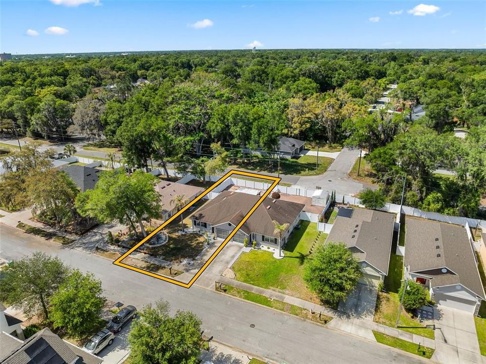 Active With Contract: $252,900 (3 beds, 2 baths, 1204 Square Feet)