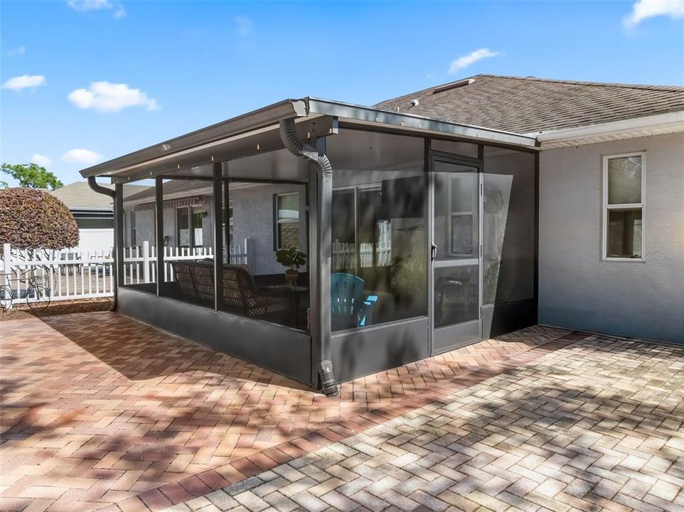 Active With Contract: $252,900 (3 beds, 2 baths, 1204 Square Feet)