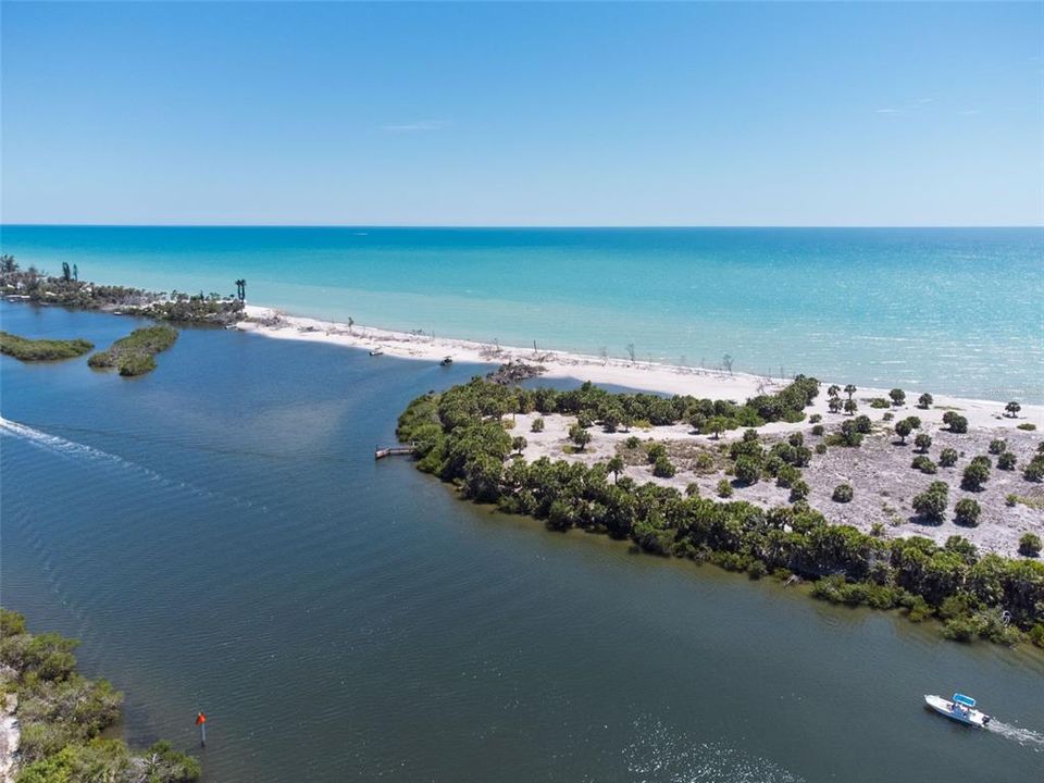 En Venta: $799,000 (2 camas, 2 baños, 2298 Pies cuadrados)
