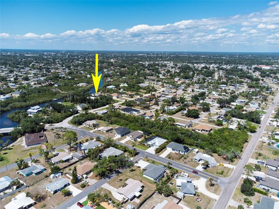 En Venta: $799,000 (2 camas, 2 baños, 2298 Pies cuadrados)