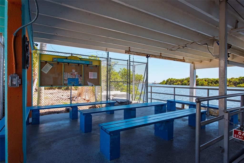 En Venta: $799,000 (2 camas, 2 baños, 2298 Pies cuadrados)
