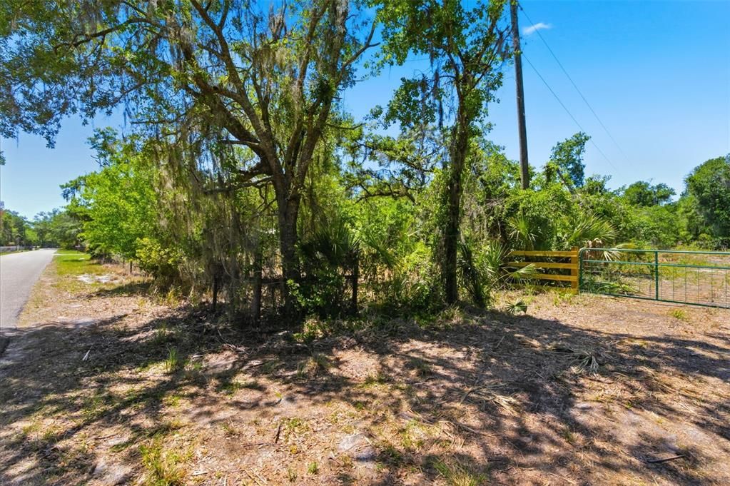 En Venta: $235,000 (1.06 acres)