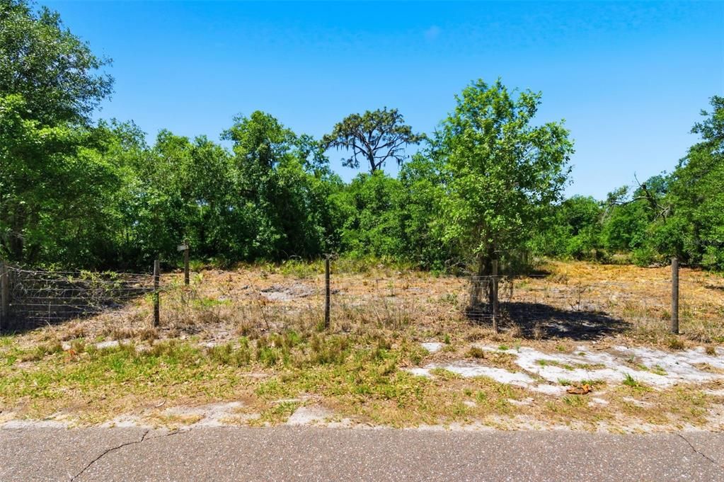 En Venta: $235,000 (1.06 acres)
