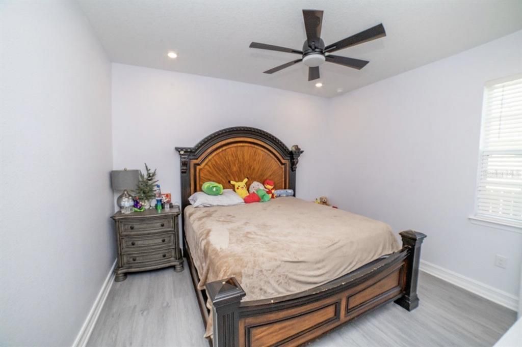 Active With Contract: $450,000 (4 beds, 2 baths, 2388 Square Feet)