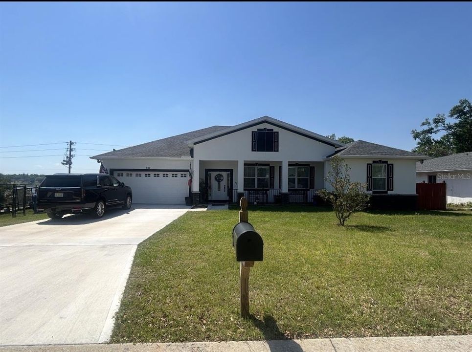 Active With Contract: $450,000 (4 beds, 2 baths, 2388 Square Feet)