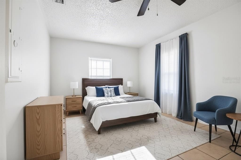 Activo con contrato: $180,000 (3 camas, 1 baños, 1296 Pies cuadrados)