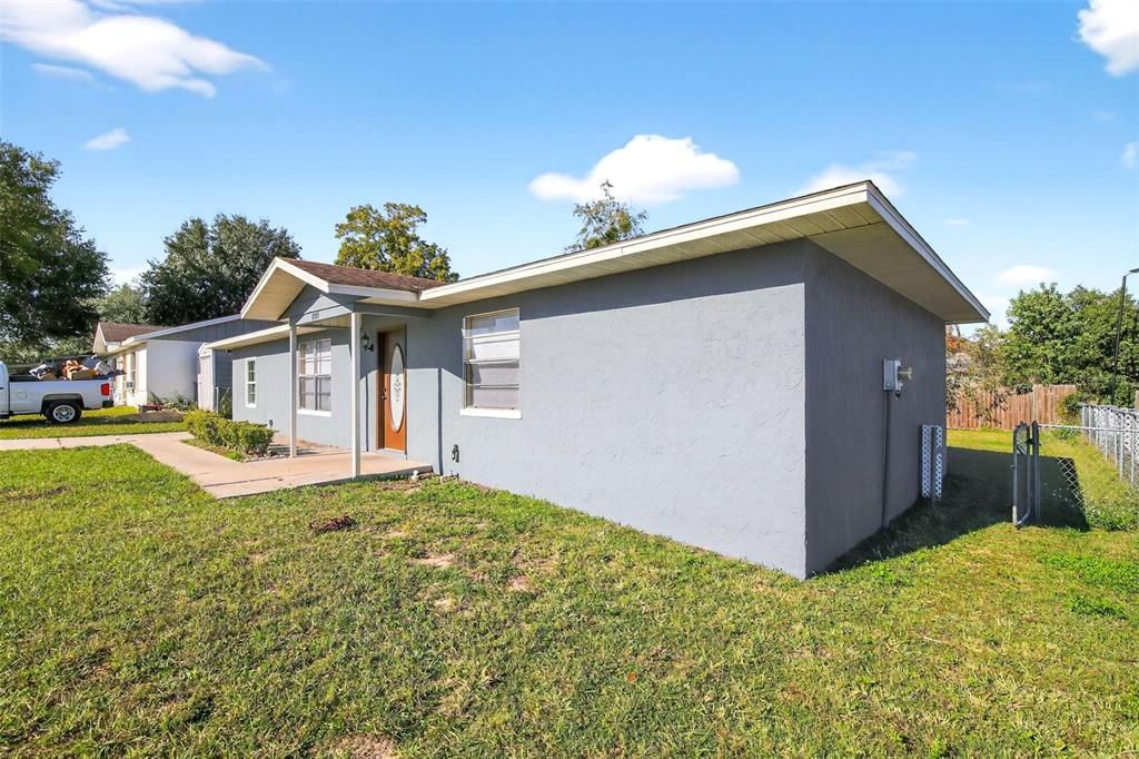 Activo con contrato: $180,000 (3 camas, 1 baños, 1296 Pies cuadrados)
