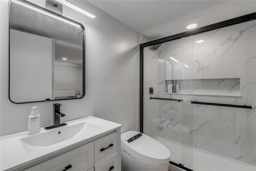 На продажу: $139,000 (2 спален, 1 ванн, 810 Квадратных фут)