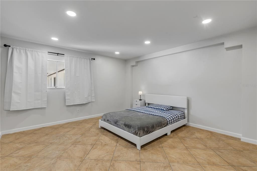 На продажу: $139,000 (2 спален, 1 ванн, 810 Квадратных фут)