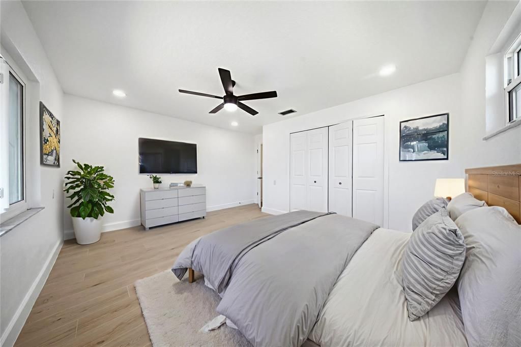 For Sale: $899,000 (3 beds, 2 baths, 2296 Square Feet)