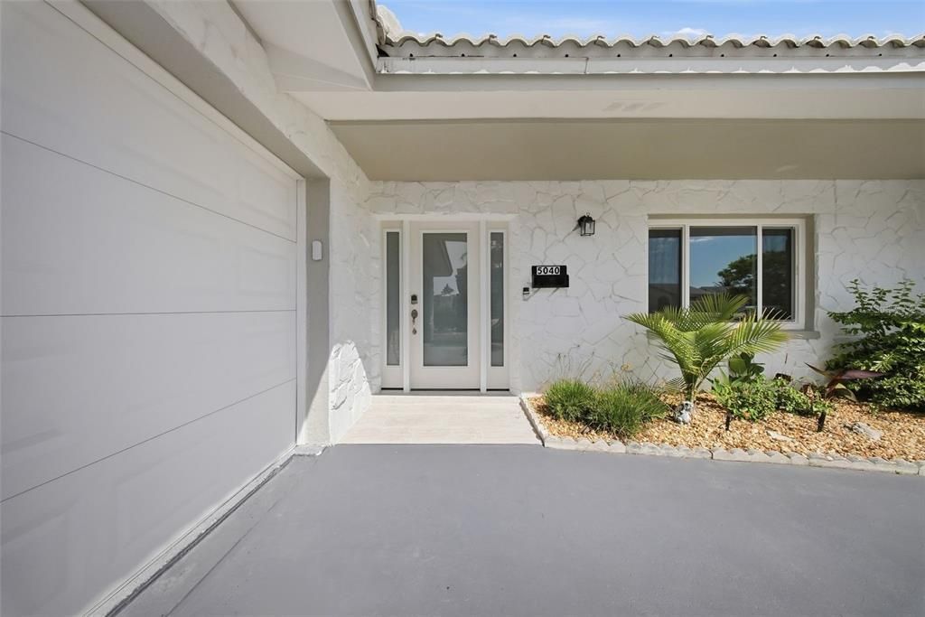 For Sale: $899,000 (3 beds, 2 baths, 2296 Square Feet)