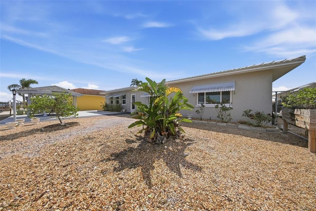 For Sale: $899,000 (3 beds, 2 baths, 2296 Square Feet)