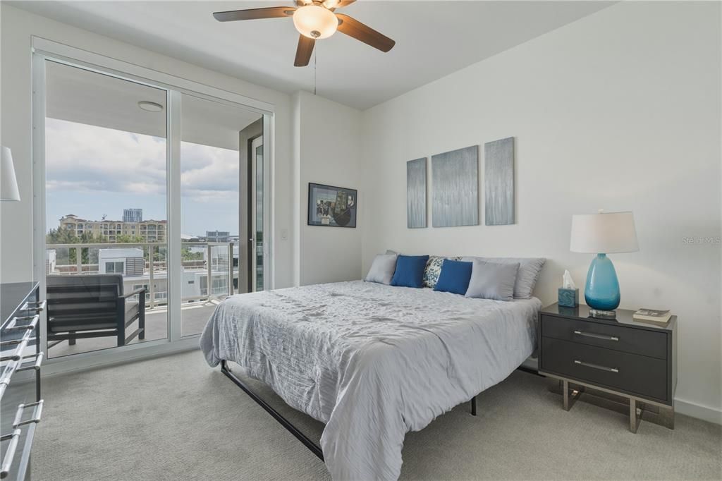 Activo con contrato: $899,000 (2 camas, 2 baños, 1865 Pies cuadrados)