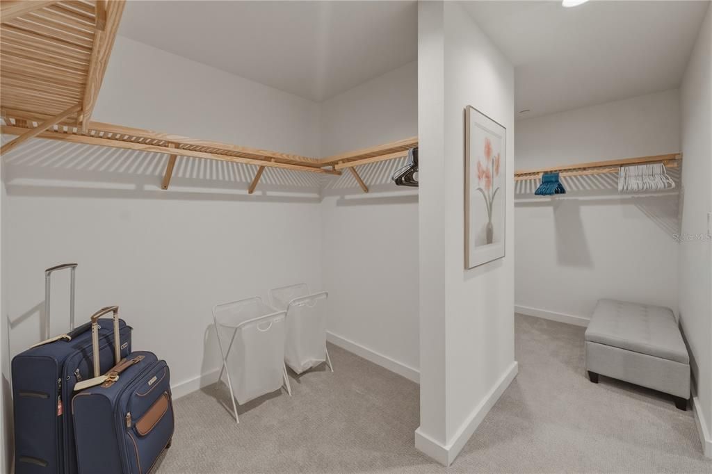 Activo con contrato: $899,000 (2 camas, 2 baños, 1865 Pies cuadrados)