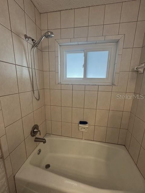 Под контрактом: $349,000 (3 спален, 2 ванн, 1092 Квадратных фут)
