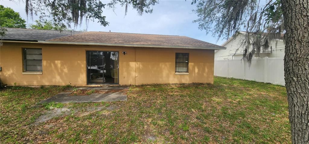 Activo con contrato: $220,000 (3 camas, 2 baños, 1271 Pies cuadrados)