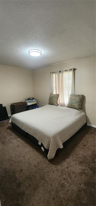 Activo con contrato: $220,000 (3 camas, 2 baños, 1271 Pies cuadrados)