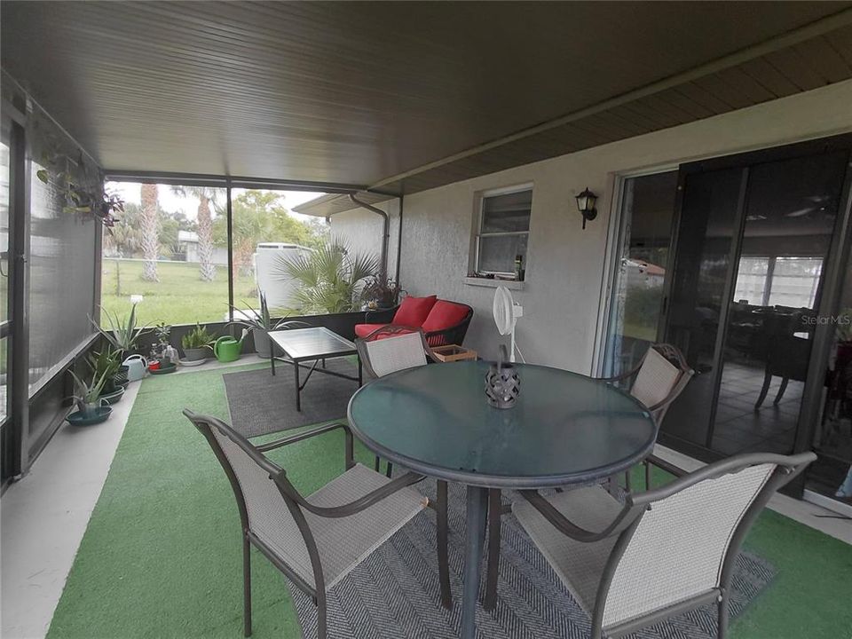 For Rent: $2,600 (2 beds, 2 baths, 1049 Square Feet)