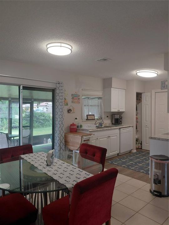 For Rent: $2,600 (2 beds, 2 baths, 1049 Square Feet)