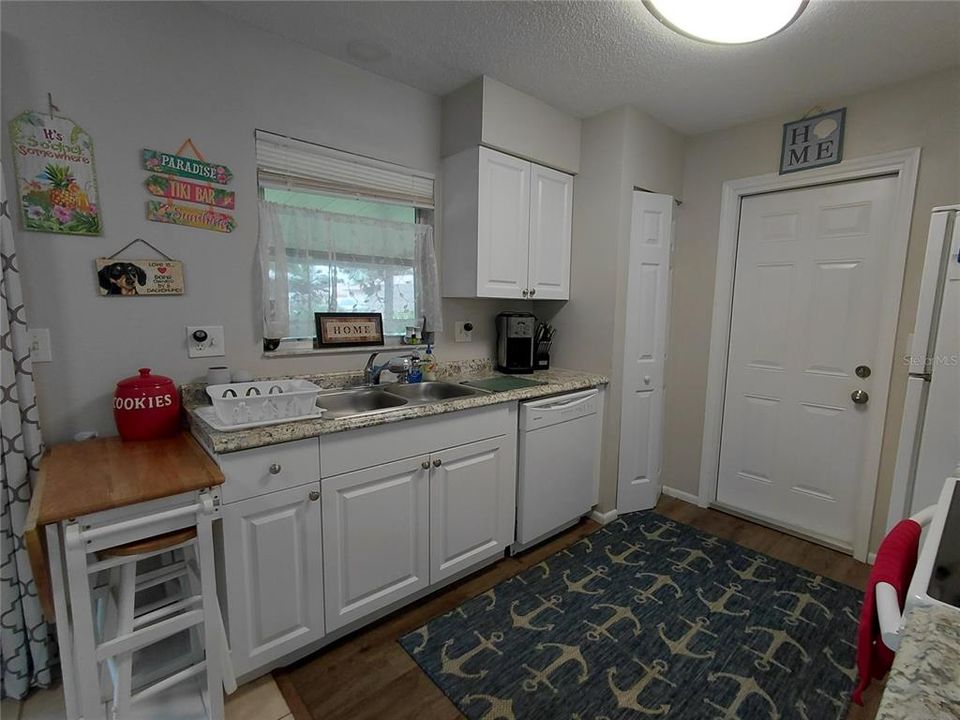 For Rent: $2,600 (2 beds, 2 baths, 1049 Square Feet)