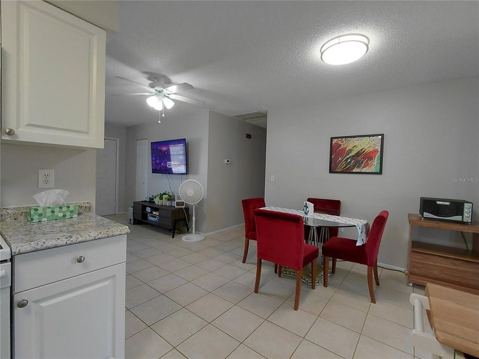 For Rent: $2,600 (2 beds, 2 baths, 1049 Square Feet)