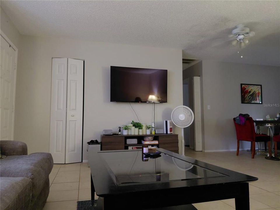 For Rent: $2,600 (2 beds, 2 baths, 1049 Square Feet)