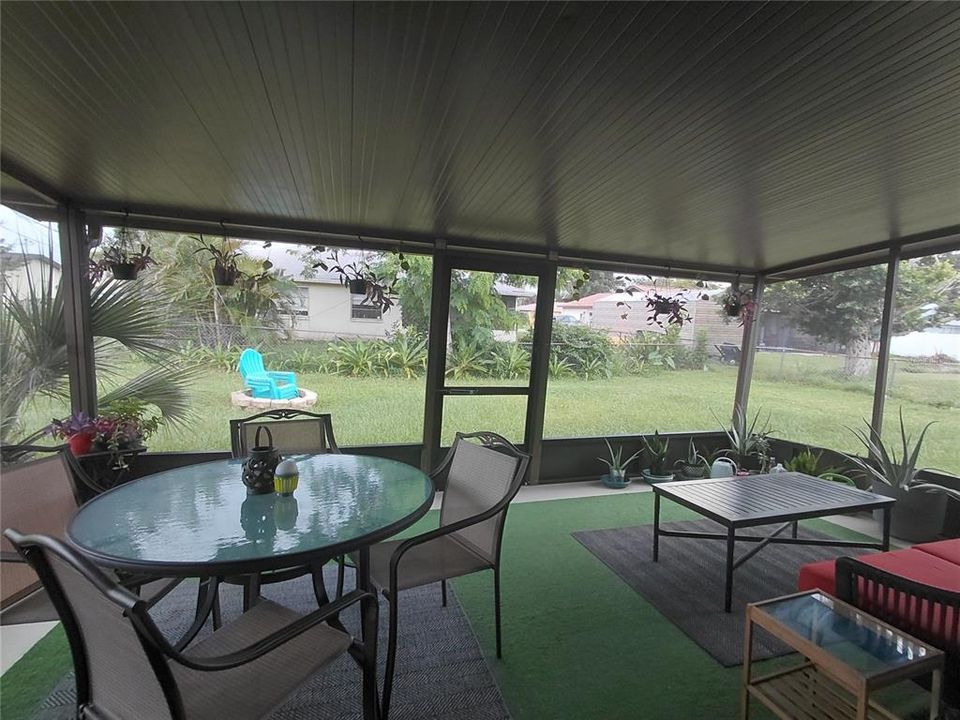 For Rent: $2,600 (2 beds, 2 baths, 1049 Square Feet)