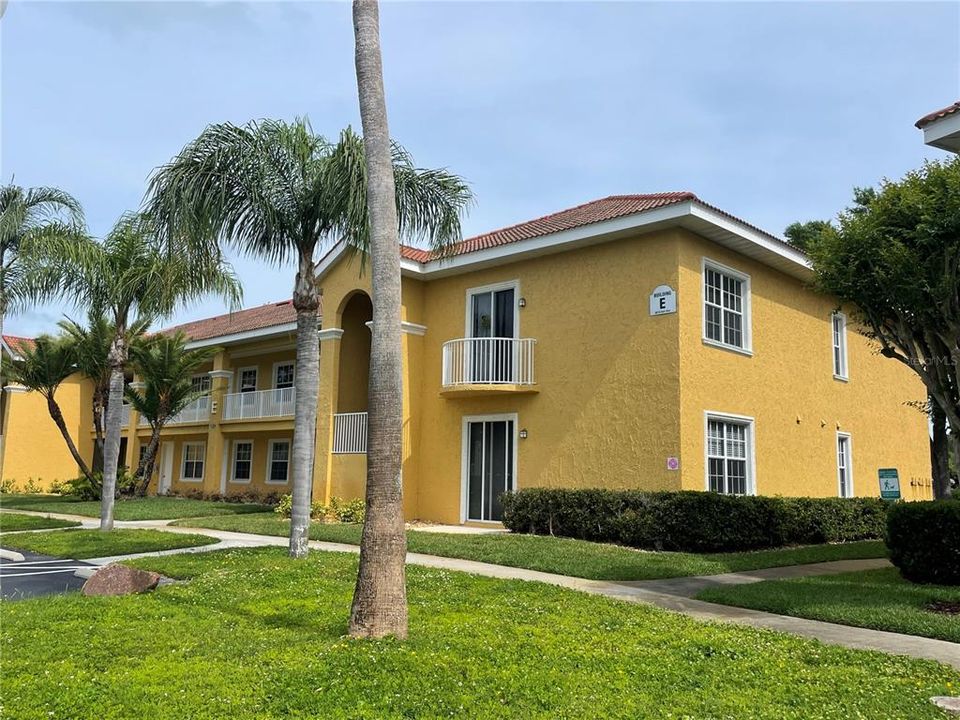For Sale: $235,000 (1 beds, 1 baths, 750 Square Feet)