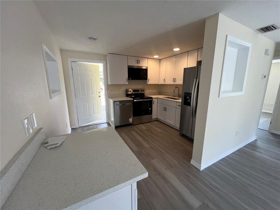 For Rent: $1,500 (2 beds, 1 baths, 928 Square Feet)