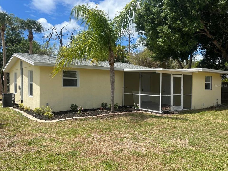 For Rent: $1,500 (2 beds, 1 baths, 928 Square Feet)