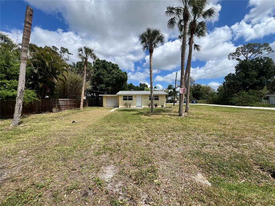 For Rent: $1,500 (2 beds, 1 baths, 928 Square Feet)