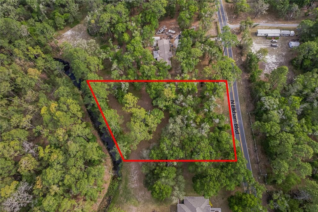 На продажу: $78,000 (1.06 acres)