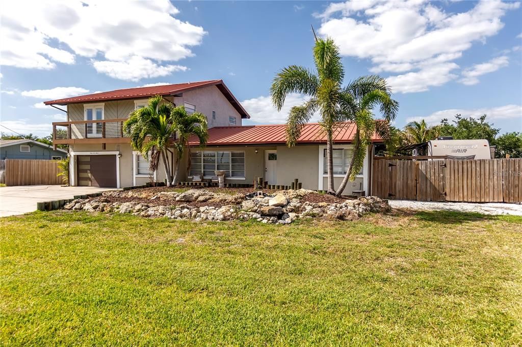 For Sale: $649,000 (5 beds, 2 baths, 2344 Square Feet)