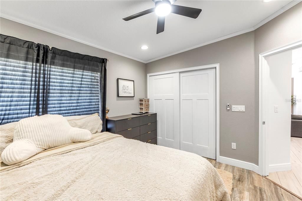 For Sale: $649,000 (5 beds, 2 baths, 2344 Square Feet)