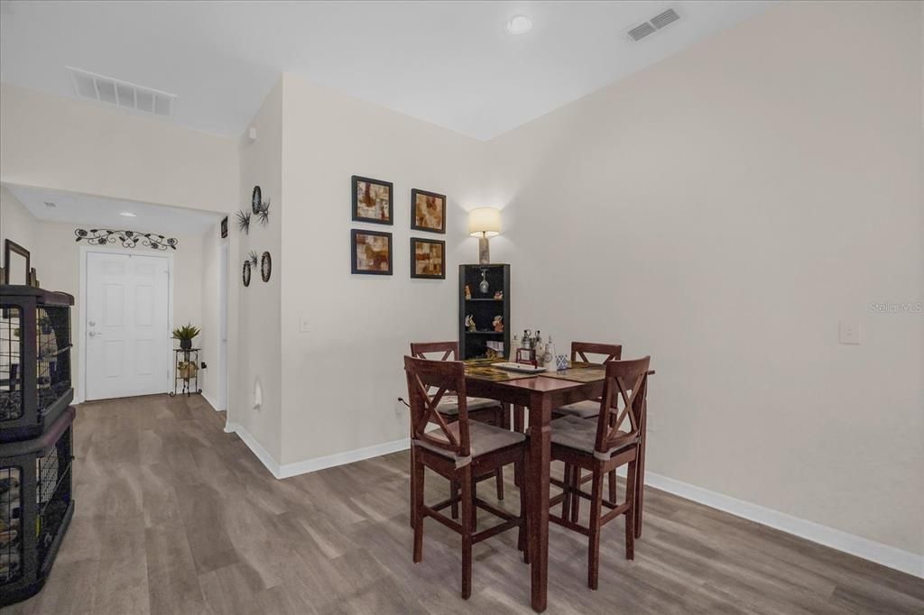 Activo con contrato: $290,000 (3 camas, 2 baños, 1452 Pies cuadrados)