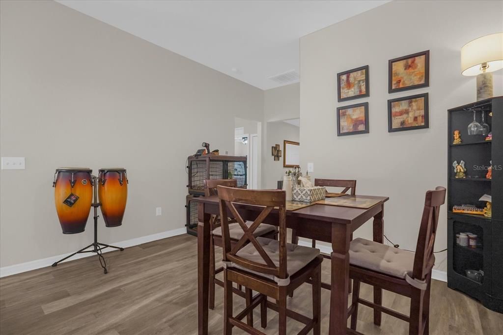 Activo con contrato: $290,000 (3 camas, 2 baños, 1452 Pies cuadrados)