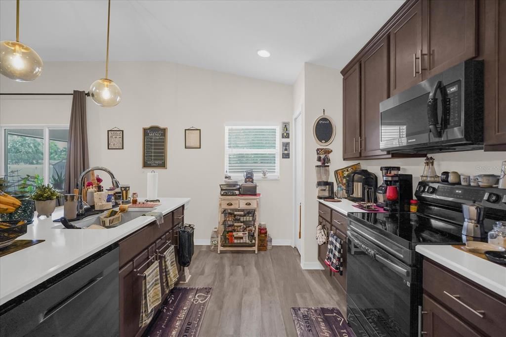 Activo con contrato: $290,000 (3 camas, 2 baños, 1452 Pies cuadrados)