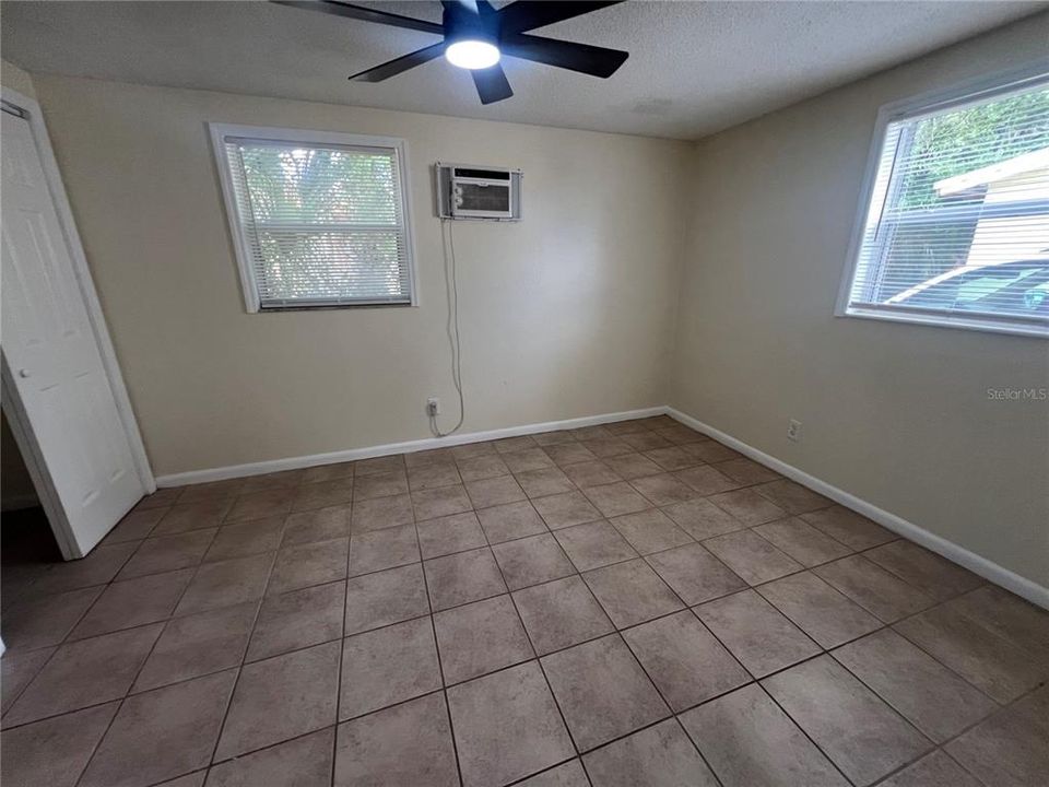 For Rent: $1,325 (1 beds, 1 baths, 650 Square Feet)