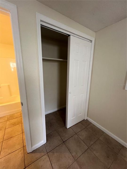 For Rent: $1,325 (1 beds, 1 baths, 650 Square Feet)