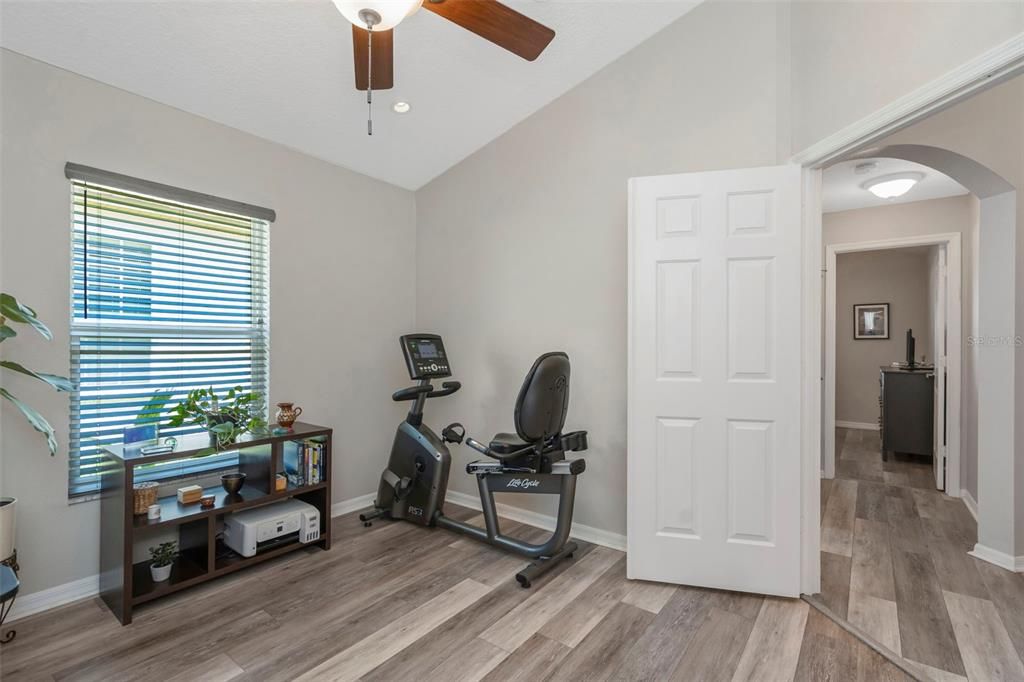 Activo con contrato: $595,000 (3 camas, 2 baños, 1720 Pies cuadrados)